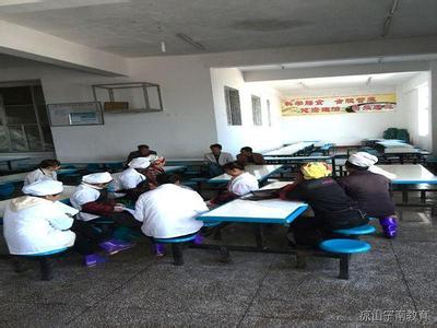 中学食堂食材发霉 家长“谏言书”提出11条建议 中学食堂食材发霉 家长“谏言书”提出11条建议