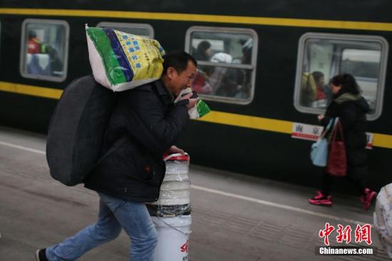春运今日拉开大幕 回家路上谨防这些骗人“套路” 春运今日拉开大幕 回家路上谨防这些骗人“套路”