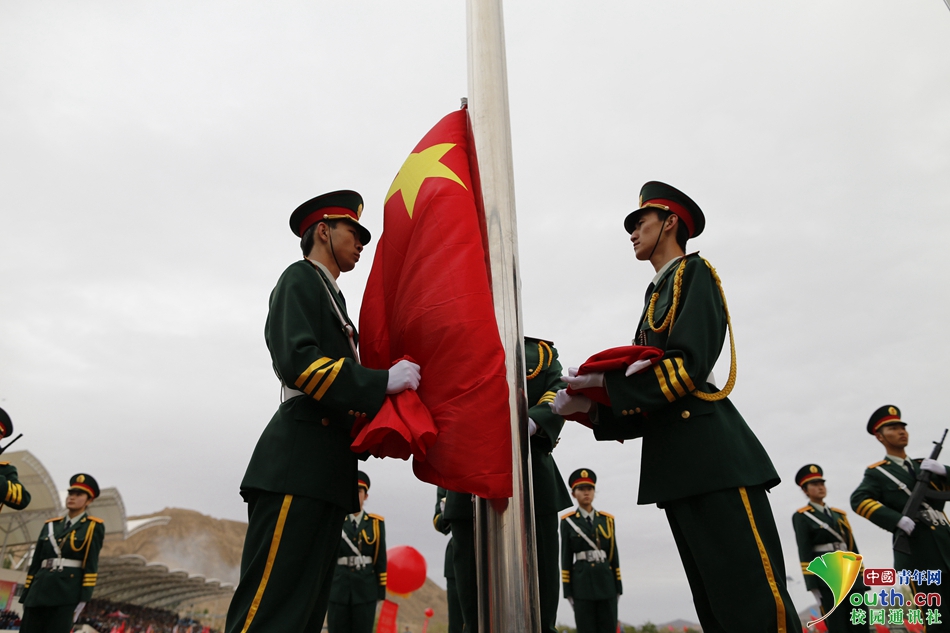兰州大学国旗护卫队:开在陇上的一朵映山红 兰州大学国旗护卫队:开在陇上的一朵映山红