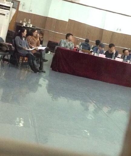 胡歌上戏当考官 网友:别说正常表演了能不能挪开步子都不好说 胡歌上戏当考官 网友:别说正常表演了能不能挪开步子都不好说