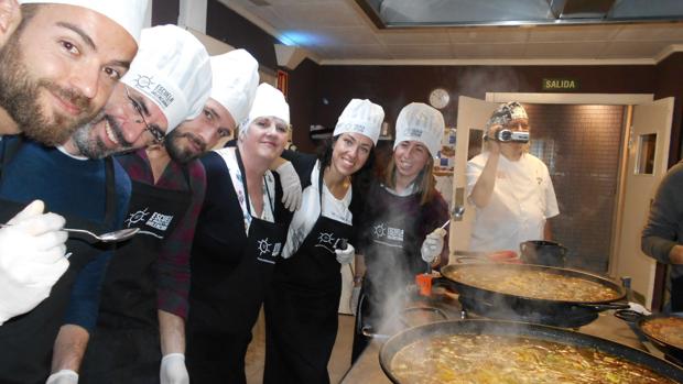 西班牙瓦伦西亚“海鲜饭学校”受热捧 三年招生5000人
