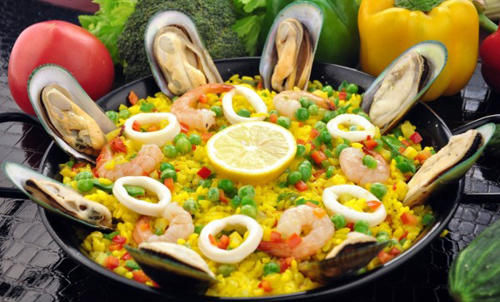西班牙瓦伦西亚“海鲜饭学校”受热捧 三年招生5000人