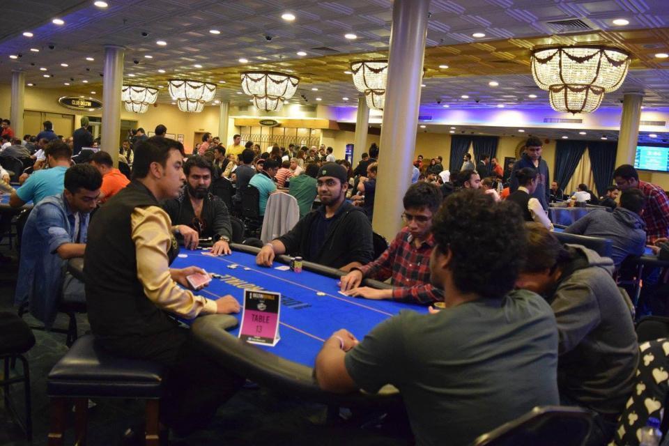 学霸的魅力!22岁数学系学生玩扑克年入17万 学霸的魅力!22岁数学系学生玩扑克年入17万