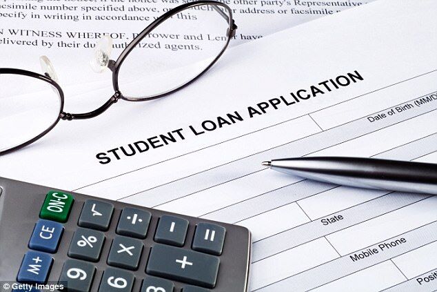 美国大学生学习成本增加 难以按时偿还助学贷款