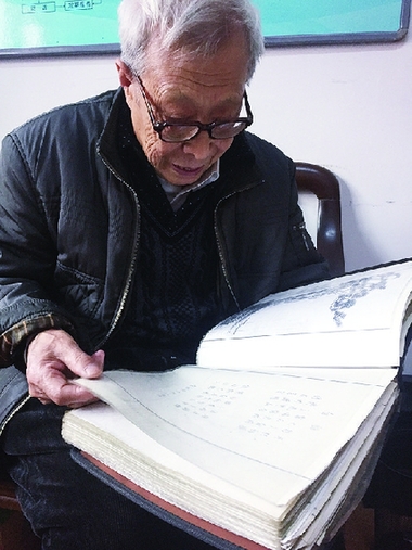 87岁老人11年写诗上百首悼亡女：每首都是告别