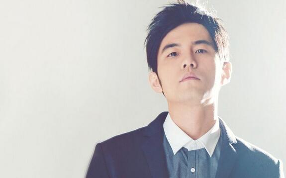 厉害了!周杰伦被曝开网吧 设施豪华堪称“史上最高端”( 厉害了!周杰伦被曝开网吧 设施豪华堪称“史上最高端”(