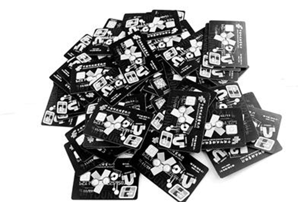 江苏一中学校长将47万助学金挥霍一空 有的孩子因此辍学 江苏一中学校长将47万助学金挥霍一空 有的孩子因此辍学