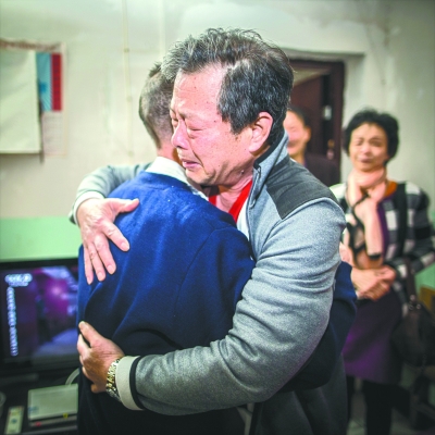 一份寻找了67年的亲情 武汉抗战老兵与海外亲人团聚 一份寻找了67年的亲情 武汉抗战老兵与海外亲人团聚