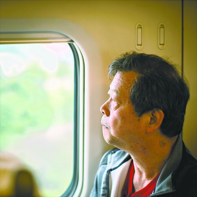 一份寻找了67年的亲情 武汉抗战老兵与海外亲人团聚 一份寻找了67年的亲情 武汉抗战老兵与海外亲人团聚