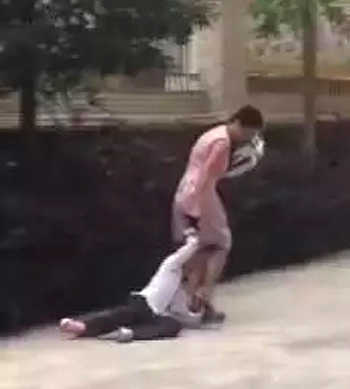 拽女学生头发拖行被制止后谎称是其女儿 究竟是怎么回事？