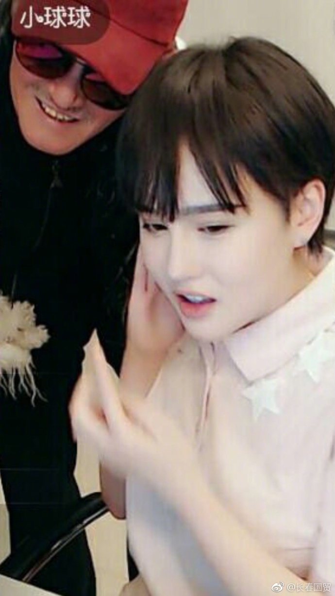 赵本山儿女同出镜 网友:小球球下次健身能不能带上哥哥! 赵本山儿女同出镜 网友:小球球下次健身能不能带上哥哥!