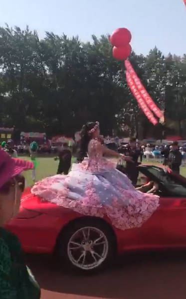 保时捷开上操场 校主任:保时捷为何出现在开幕式上并不清楚 保时捷开上操场 校主任:保时捷为何出现在开幕式上并不清楚