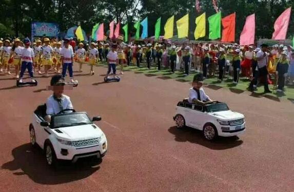 保时捷开上操场 校主任:保时捷为何出现在开幕式上并不清楚 保时捷开上操场 校主任:保时捷为何出现在开幕式上并不清楚