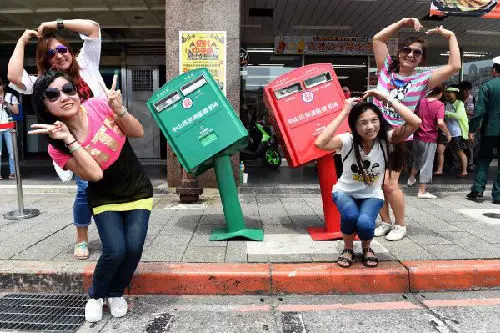 绝对想不到!台湾香港的高考作文考了这些题目