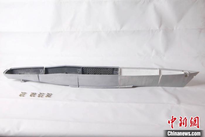 ?中国新闻网|00后学生的“造舰之旅”：耗时半年成功下水试航