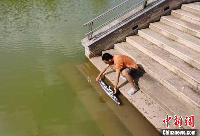 ?中国新闻网|00后学生的“造舰之旅”：耗时半年成功下水试航