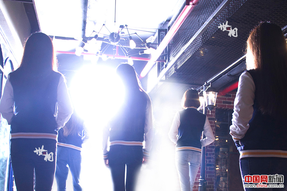 95后女生的电竞梦：除了吃饭睡觉 基本上都在打游戏