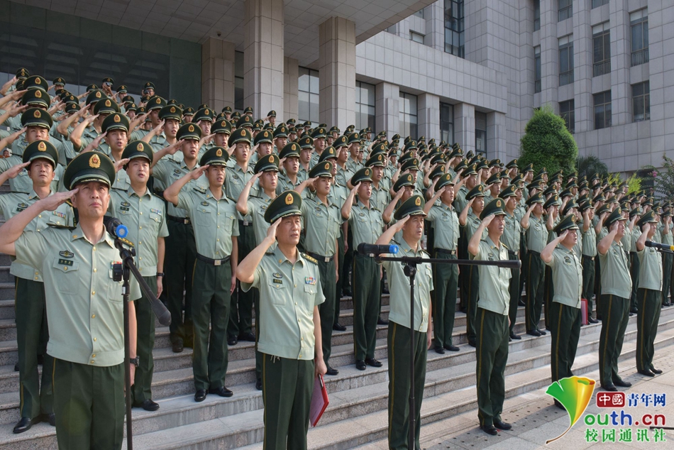 武警警官学院训练基地向90周年献礼 为八一军旗增辉