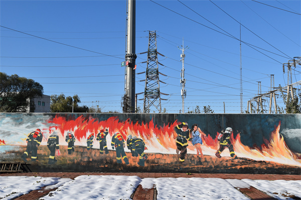 主题墙绘在市民心中树立起一道消防安全"防火墙"