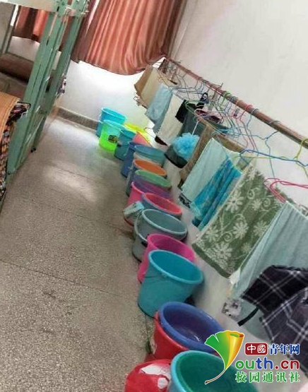 江西一高校现28人大寝室 校方:正在调整