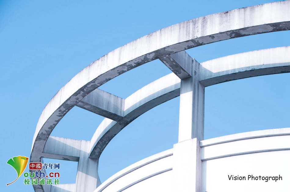 大学生剪影华东交通大学光与影奇妙共舞