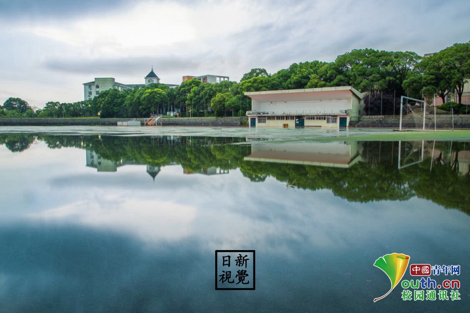 大学生剪影华东交通大学光与影奇妙共舞