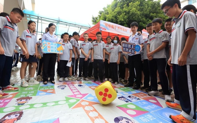 让学生们在游戏中学习法律知识